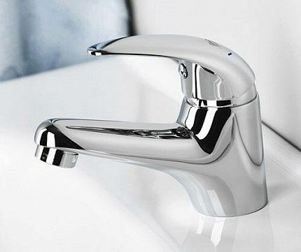 Isen 2603 Смеситель для умывальника